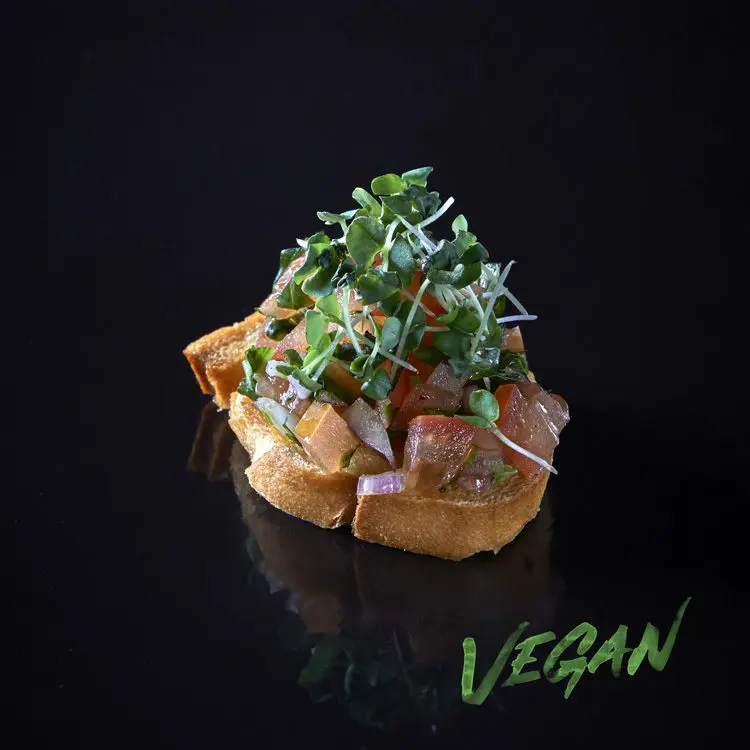 Tómat bruschetta