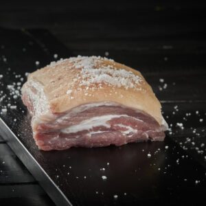 Grísasíða skorið í puru