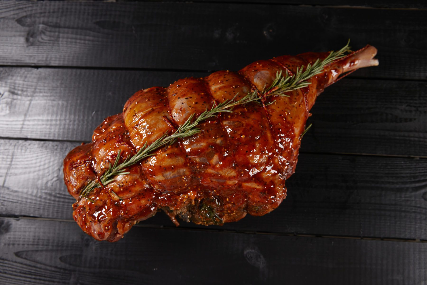 Lambalæri úrbeinað fyllt með villisveppafyllingu ca. 2.5-2.6 kg