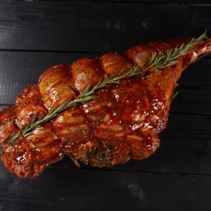 Lambalæri úrbeinað fyllt með villisveppafyllingu ca. 2.5-2.6 kg